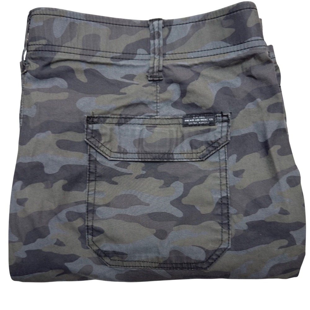 Lee Mens Extreme Motion Camo Cargo Shorts Grey Olive Green Size 42 112314445 - Picture 2 of 7